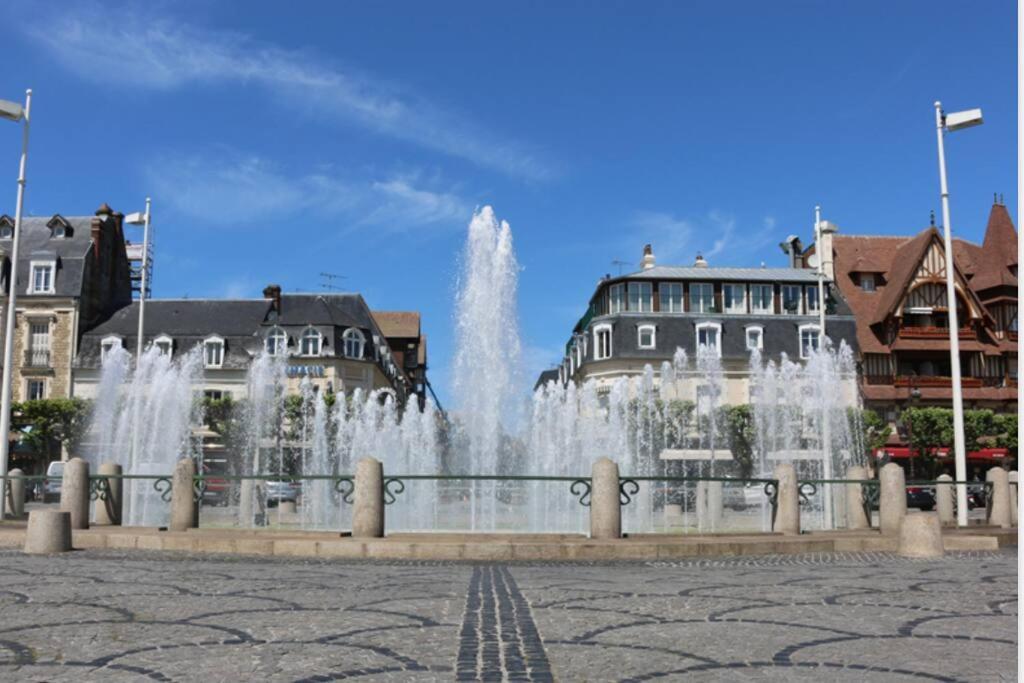 Appartement, Place Morny. Deauville Exteriör bild